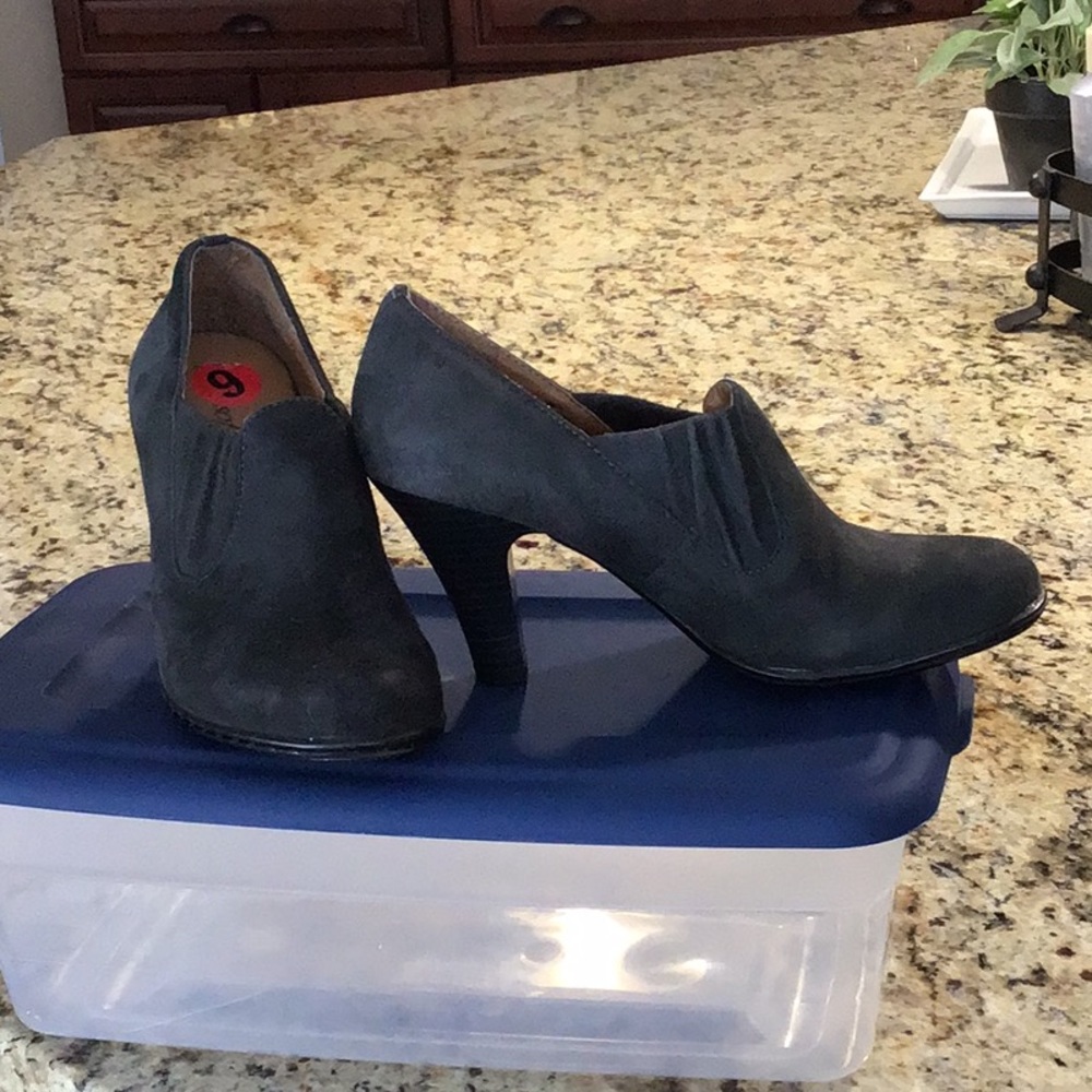 Gray shoes